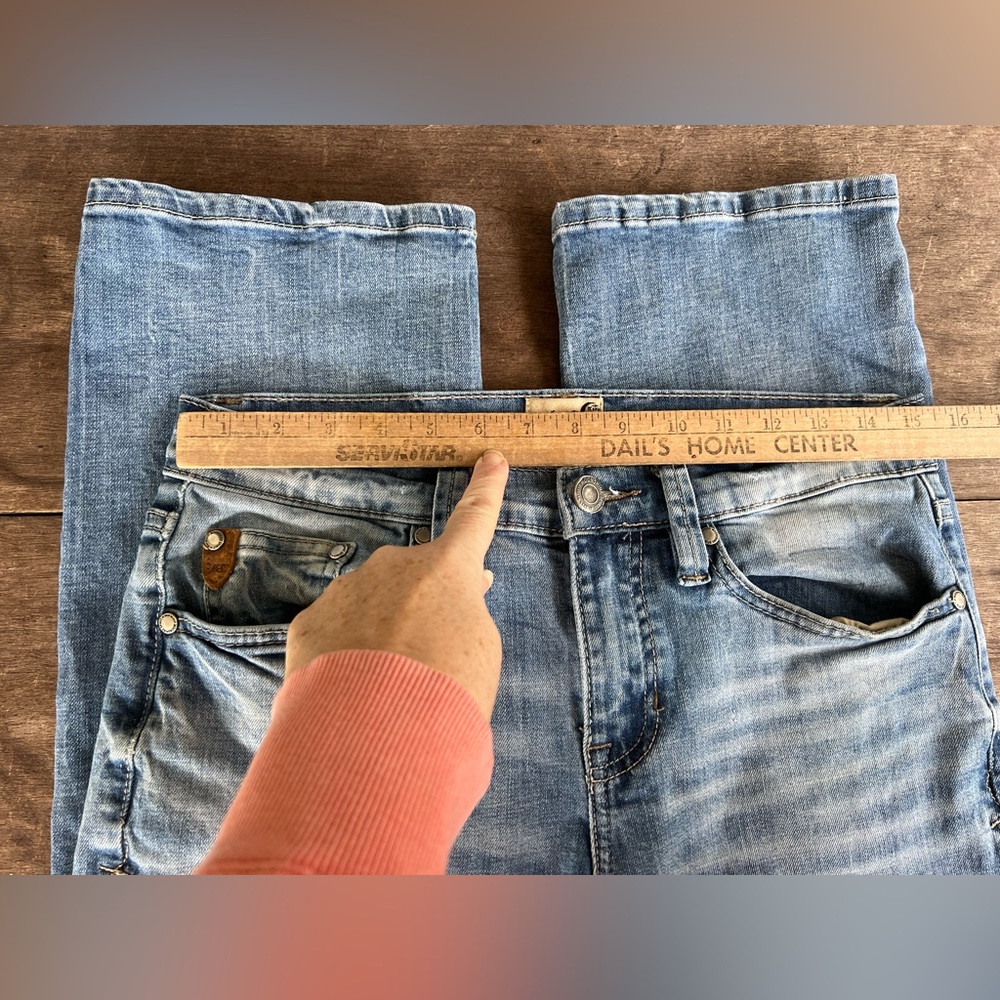 Moonshine Spirit by Brad Paisley Light Wash Slim Straight Stretch Denim 30x31 - Picture 9 of 16